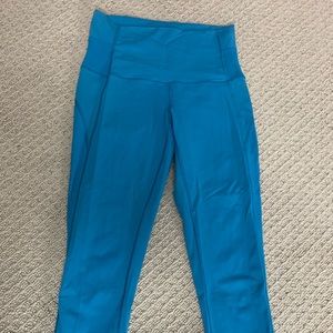 Lululemon running crops